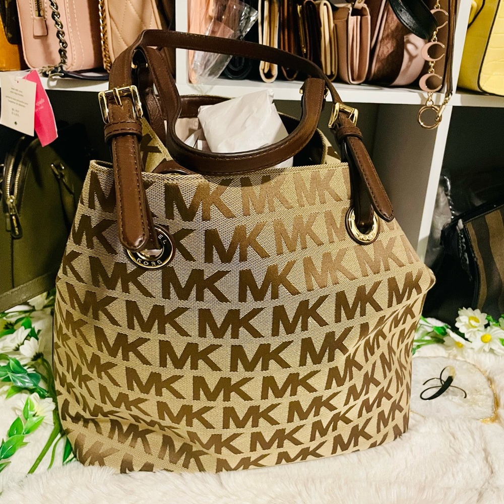 EUC MK BAG